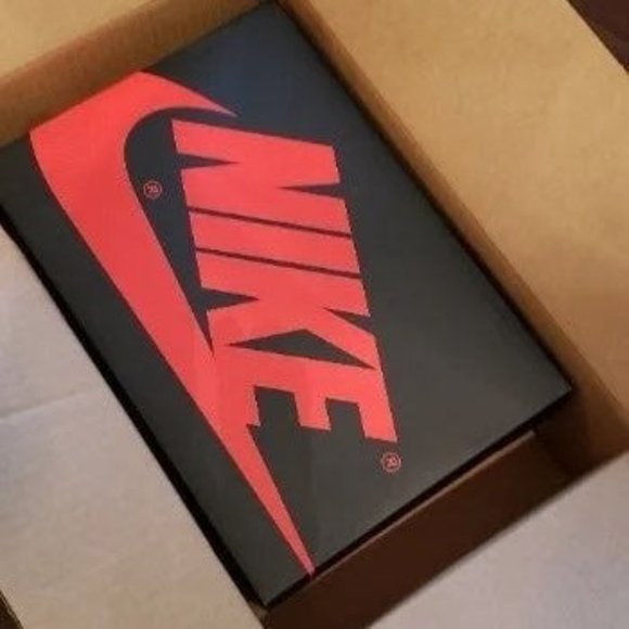 Air Jordan 1 Retro High OG - Dark Mocha - Picture 8 of 11